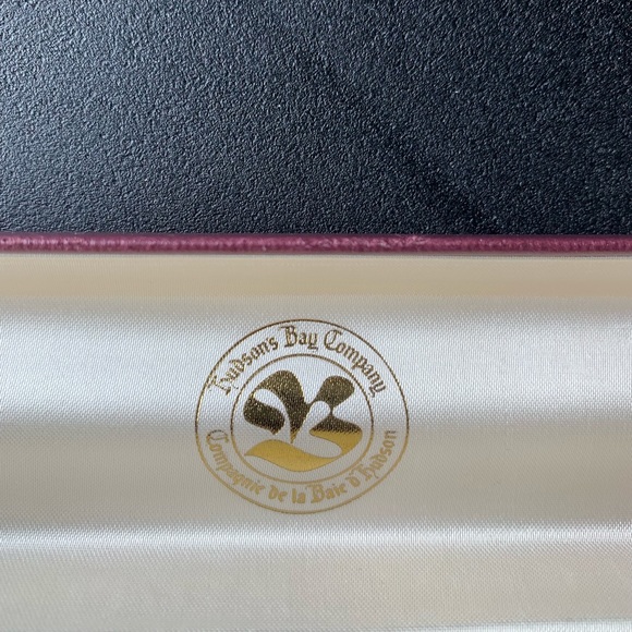 Hudsons Bay watch/jewelry hard case - Picture 5 of 6